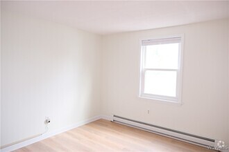 Building Photo - 6321 W Quaker St