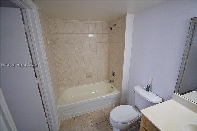 Building Photo - 102 SW 6th Ave