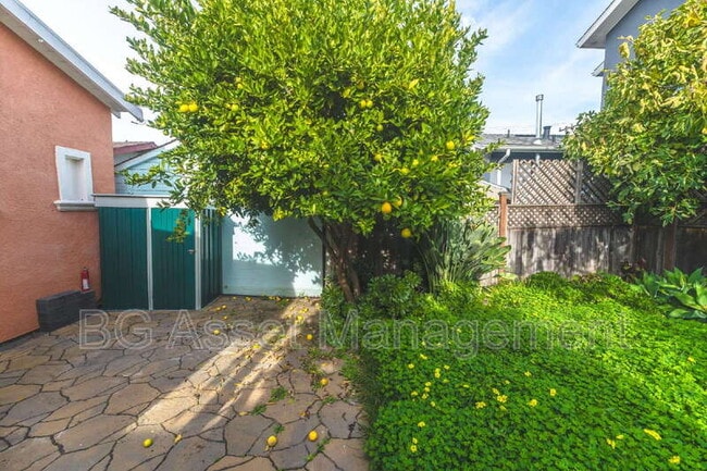 Building Photo - 5524 Shattuck Ave.