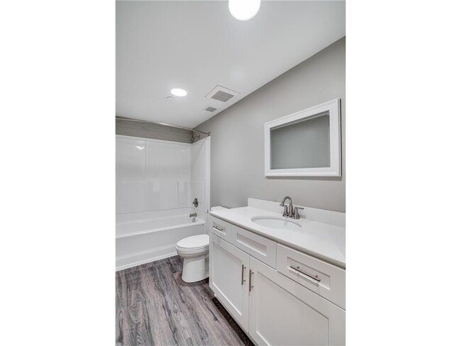 Building Photo - 340 N Sibley St