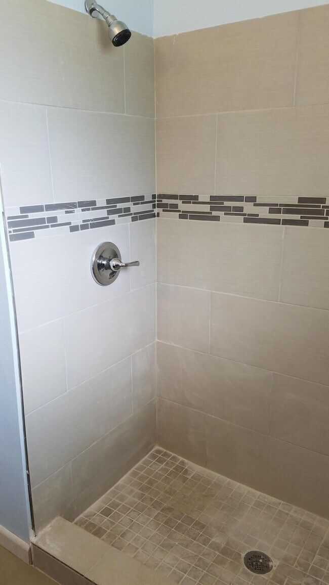 Building Photo - 703 NW 6th St