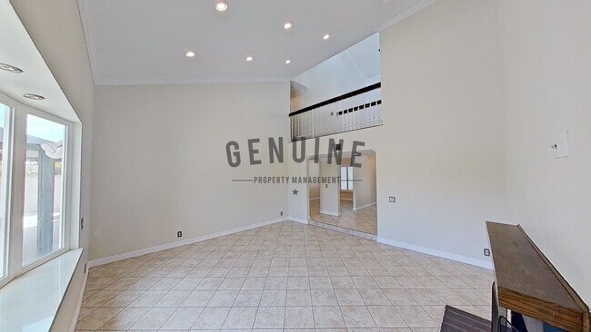 Building Photo - Spacious and Nicely Updated House With Gre...