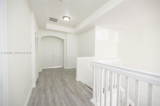 Building Photo - 2532 SE 15th Ct