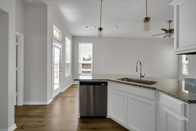 Building Photo - 298 Brock's Ln