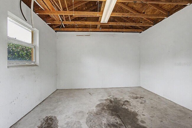 Building Photo - 20811 SW 81st Loop