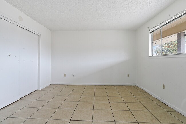 Building Photo - 4627 Tigerland Ave