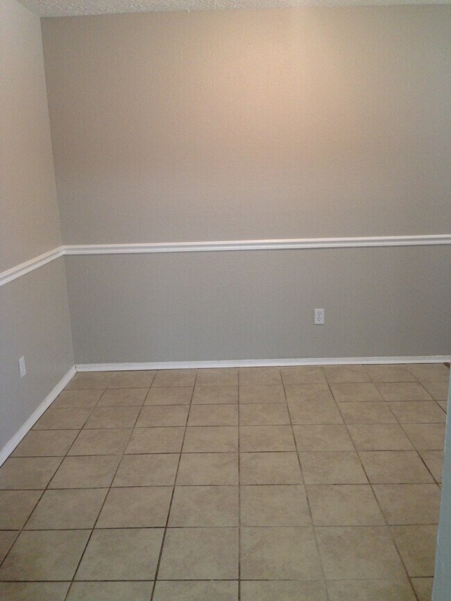 Building Photo - 927 Three Forks Dr