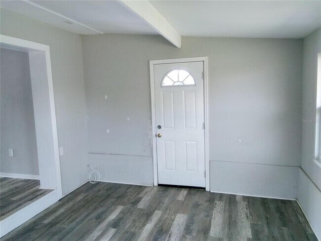 Building Photo - 6041 43rd Ave N