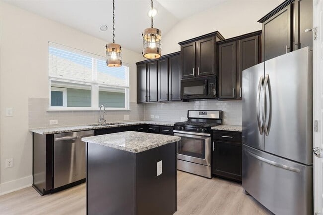 Building Photo - 7208 Lysander Ct