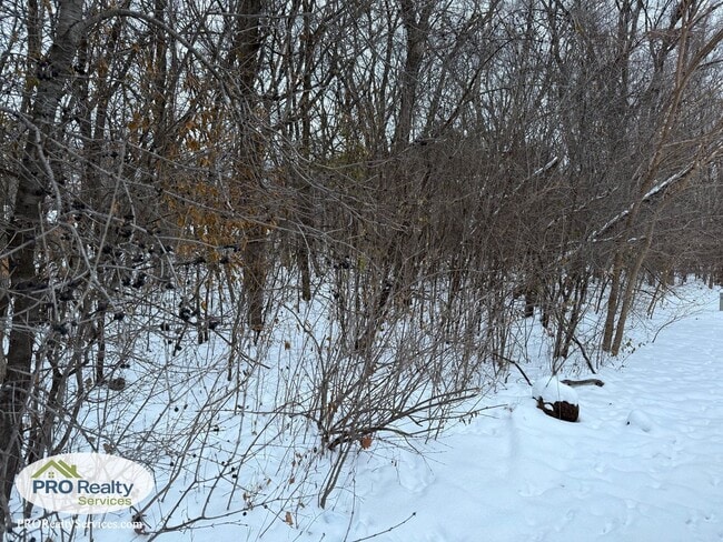 Building Photo - 2 Bedroom Townhouse **50% off January's Rent with a January 2026 Move In**