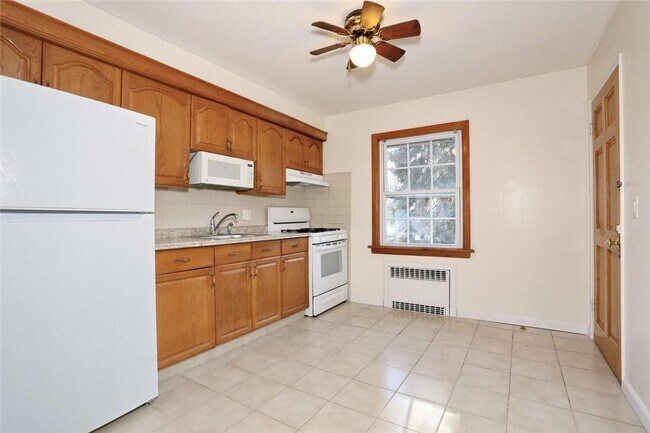 Building Photo - 1 Rockland Ave