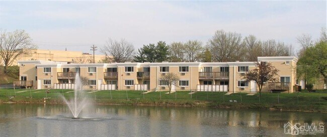 Building Photo - 11 Lake Ave