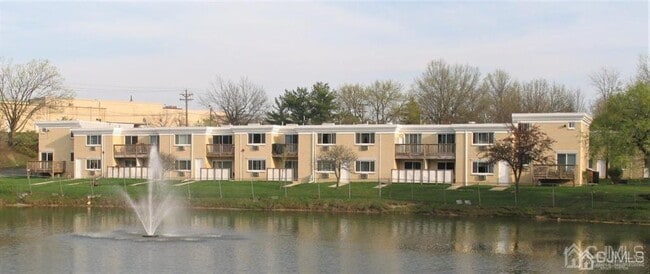 Building Photo - 13 Lake Ave