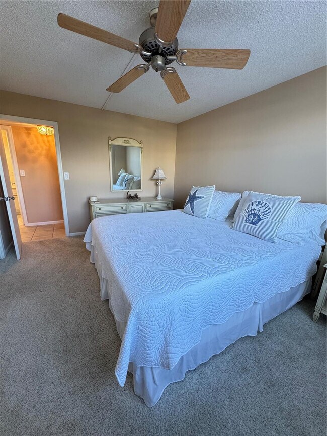 Building Photo - 5200 N Ocean Blvd