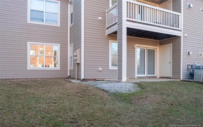 Building Photo - 667 Bartons Landing Pl