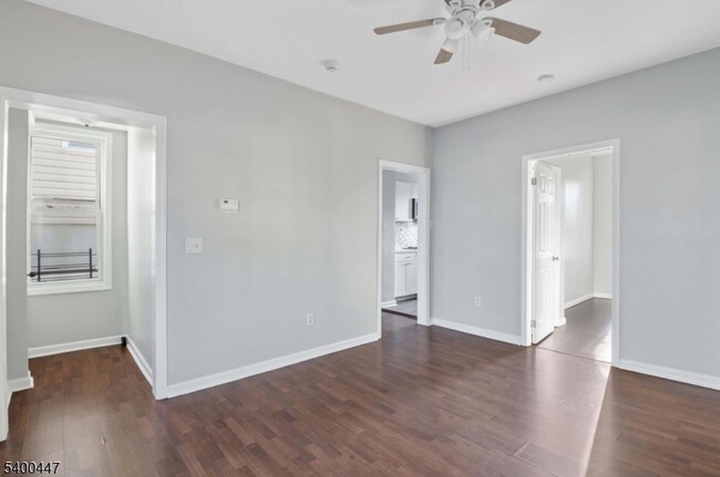 Building Photo - 35 McAdoo Ave