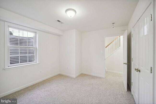 Building Photo - 2149 N Taylor St
