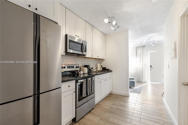 Building Photo - 815 NW 30th St