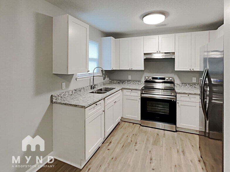 Building Photo - 3055 Dignan St