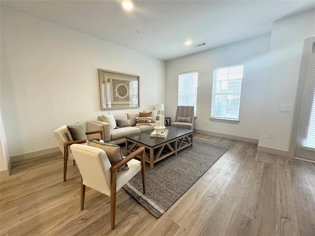 Building Photo - 4700 W Spring Creek Pkwy