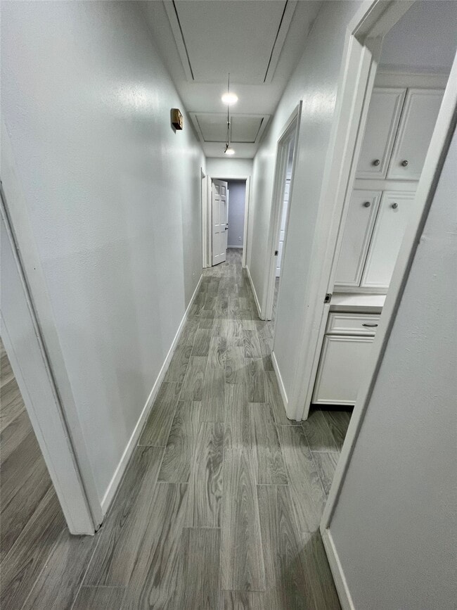 Building Photo - 1710 Longhorn Dr