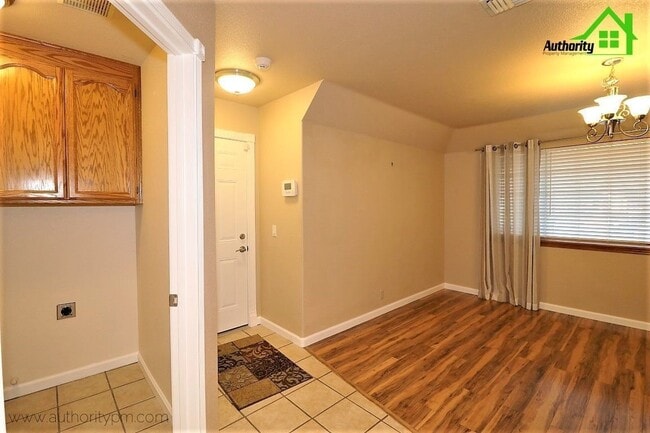 Building Photo - 1708 Gold Hills Dr