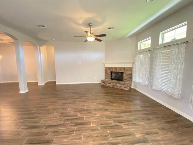 Building Photo - 3445 Francisco Way