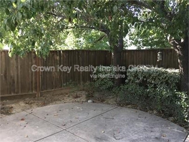 Building Photo - 673 Nacomis Ct