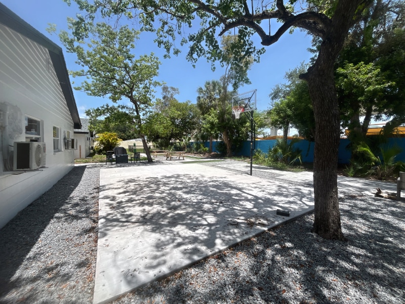 Building Photo - 4511 W McElroy Ave