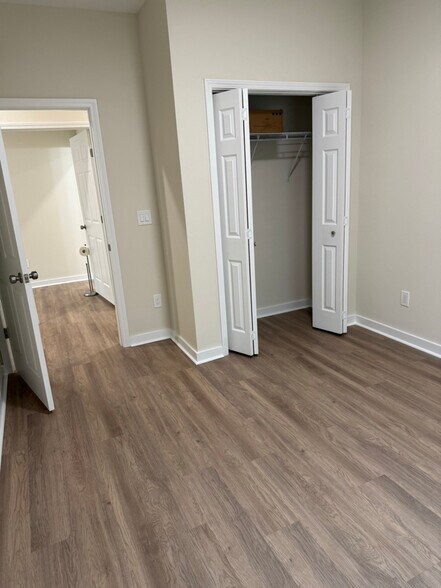 Building Photo - 2241 Parkin Rd