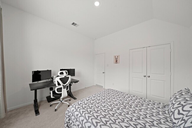 Building Photo - 9405 Vis Fls Trce