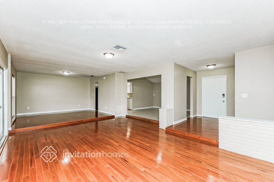 Building Photo - 7513 Meadow Dr