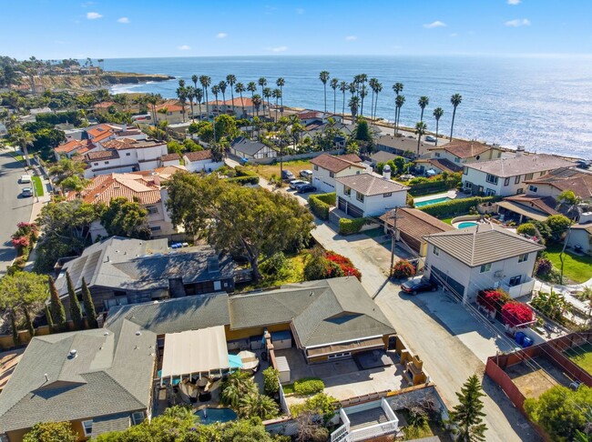 Building Photo - 1184 Devonshire Dr