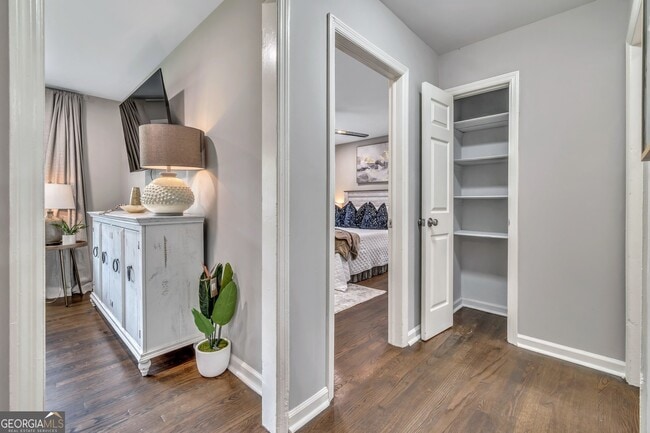 Building Photo - 597 South Gordon Rd SW