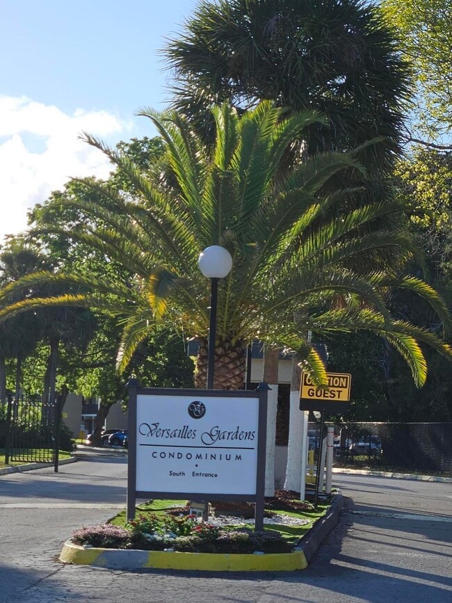 Building Photo - 8000 S Colony Cir