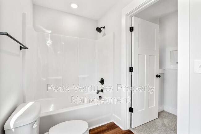 Building Photo - 104 Norbert Ln
