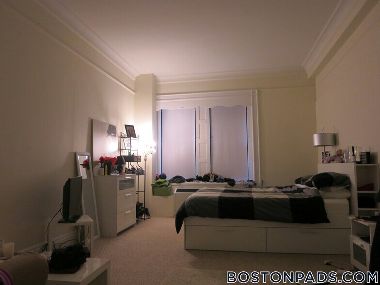 Building Photo - 62 Boylston St