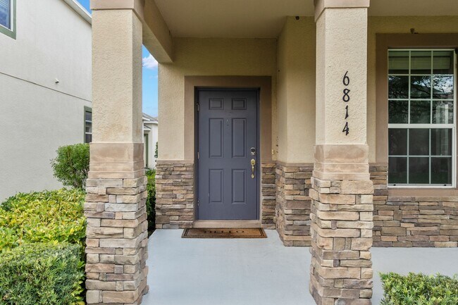 Building Photo - PENDING APPLICATION- Beautiful 3/2.5 Energ...