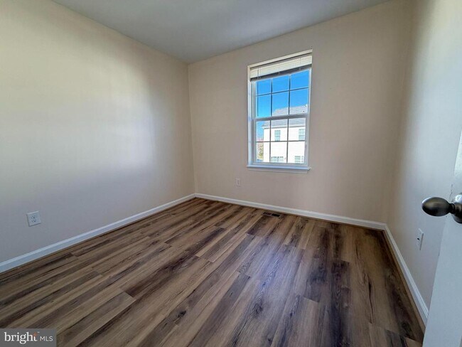 Building Photo - 122 Ridgemont Dr