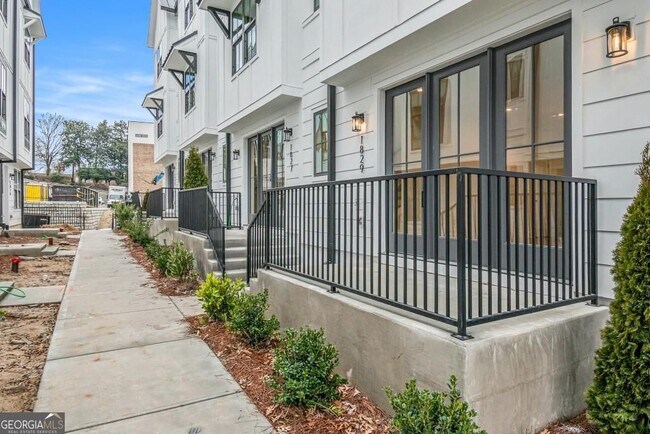 Building Photo - 1829 Gotham Ln NE