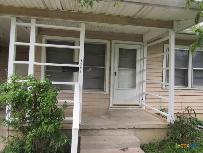 Building Photo - 1701 Elkins Ave