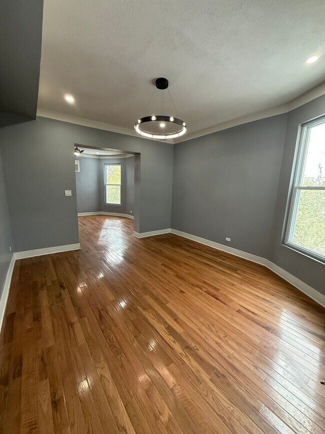 Building Photo - 438 E 49th St