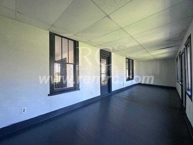 Building Photo - 33 Bismark-
