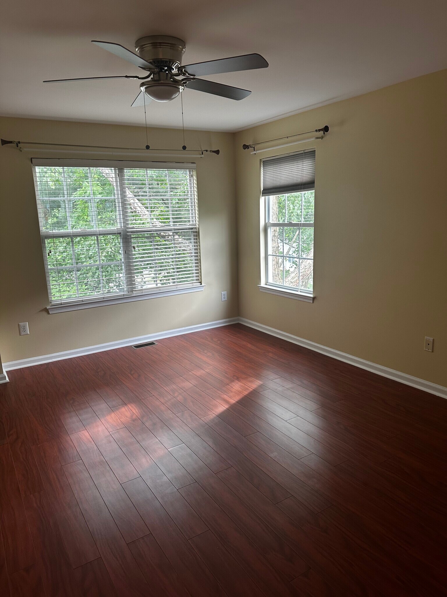 Building Photo - 1311 Blossom Cir