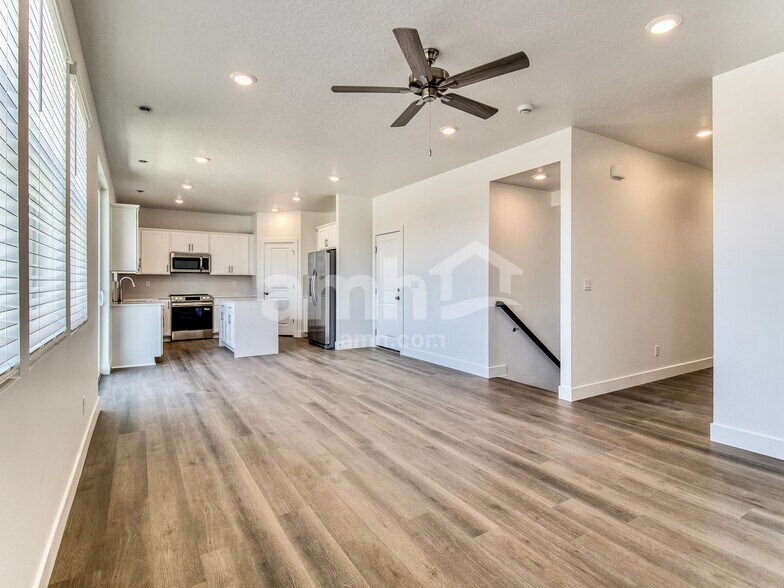 Building Photo - 7697 Castleton Ln