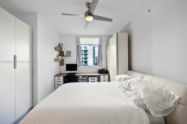 Building Photo - 3030 NE 188th St