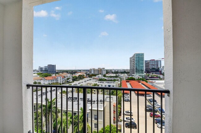 Building Photo - 651 Okeechobee Blvd