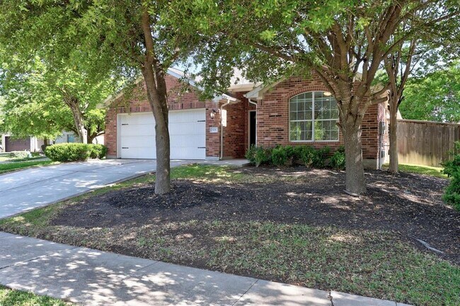 Building Photo - 806 Broken Trace Ct