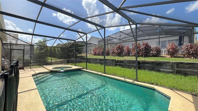 Building Photo - 16709 Fresh Meadow Dr