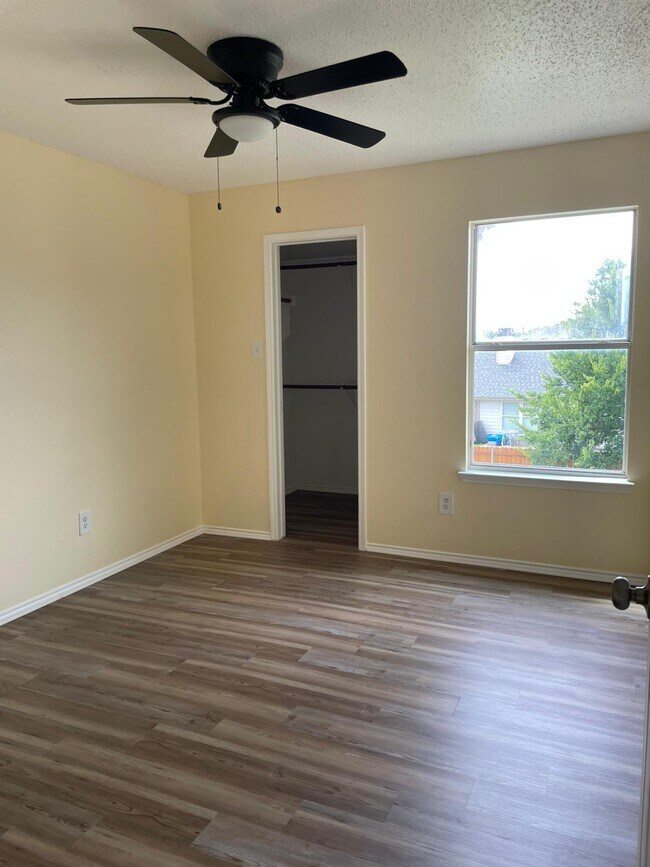 Building Photo - 2108 Northridge Dr